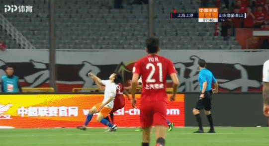  VAR争议判罚引发主帅集体炮轰  